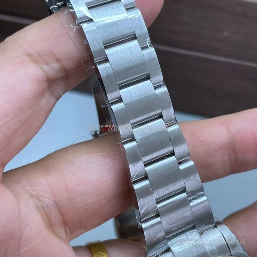 VS Factory Rolex Oyster Perpetual Super A 2024 New 41mm Red Dial m124300-0007 Real Wear Photos