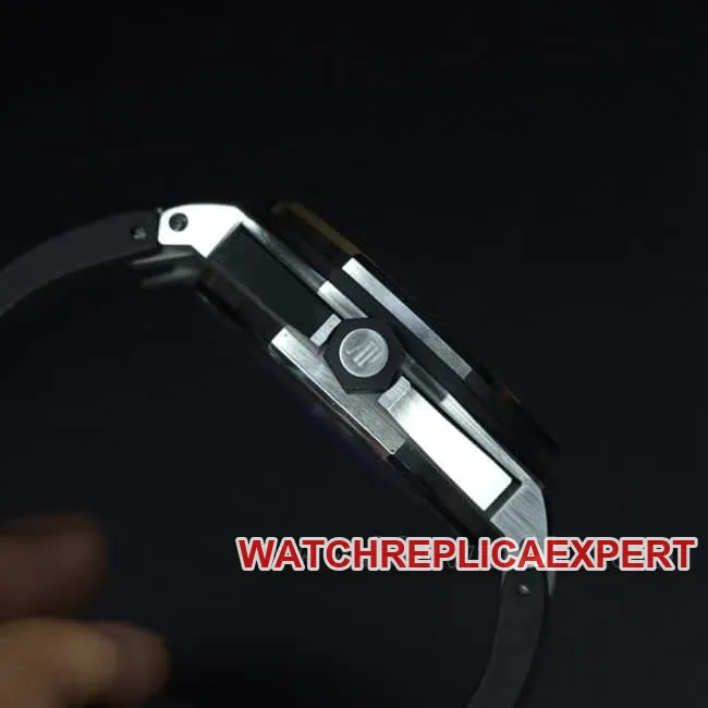 ZF FactoryAudemars Piguettop-tier watch Royal Oak15703top-tier quality super lume men's black dialsteel braceletautomatic movement watch side view