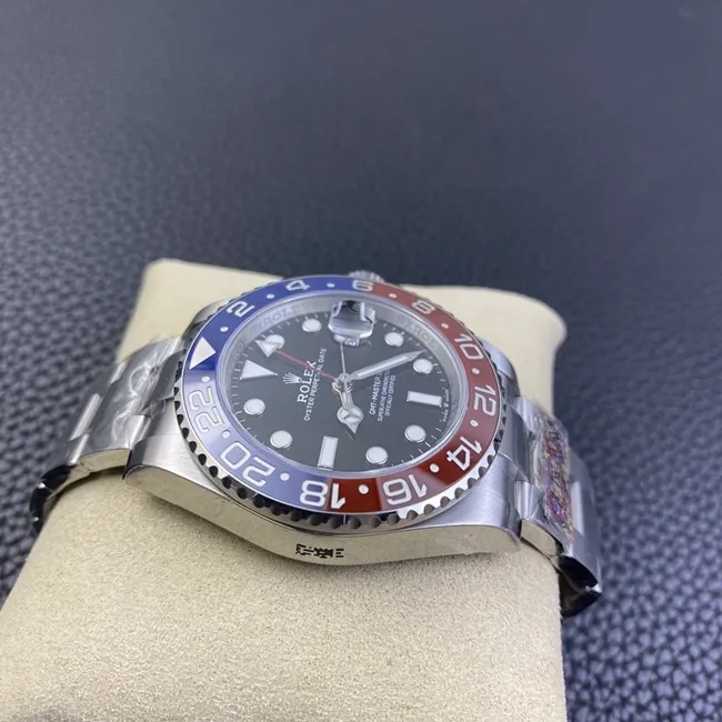 Rolextop-tier watch men's black dialsteel braceletGMT-Master type automatic movement watch three-bead belt front view