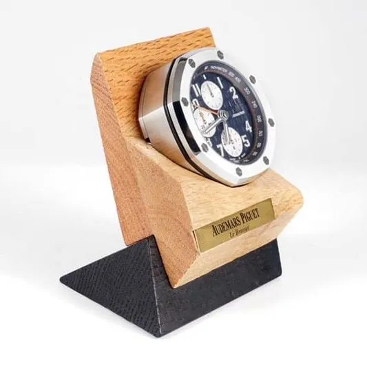 Audemars Piguet table clock replicaRoyal Oak offshore 26470 table clock ornament alarm clock detail shots