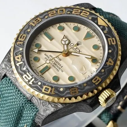 Top-tierRolex watch GMT-Master type men's white dial green strap full automatic movement watch side view