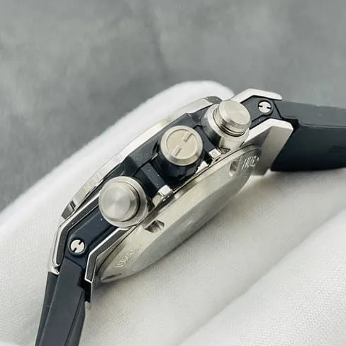 top-tier replicaHublot Big Bang Series 44MM silver case black rubber watch movement picture