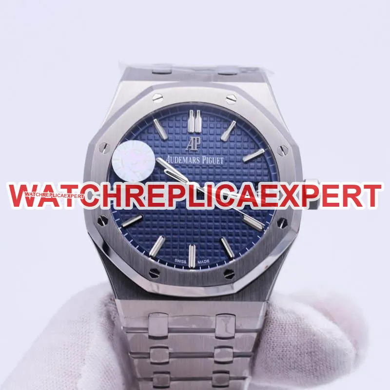 Audemars Piguet Royal Oak 15500 Review - 15400's New Generation Tough Guy Masculine Charm Watch Front View