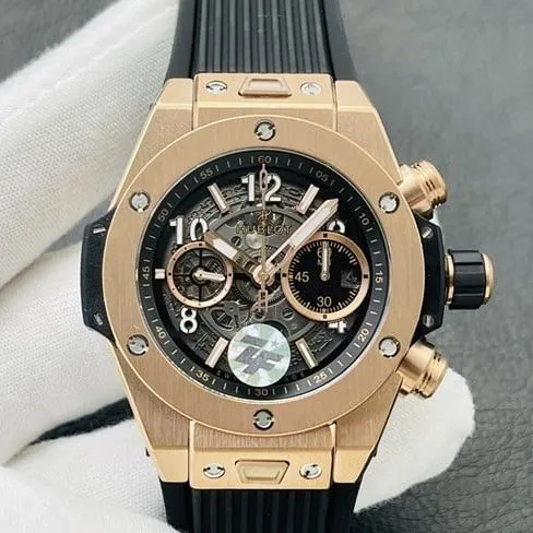 top-tier replicaHublot Big Bang Series 44MM gold case black rubber watch front view