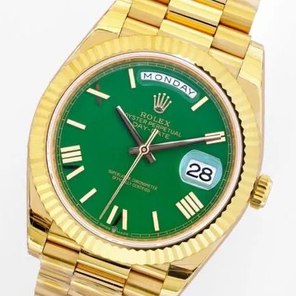 top-tier replicaRolexday displayDatejustK gold men's mechanical watch side view