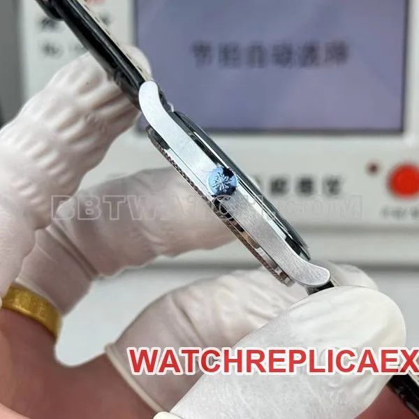 Patek Philippetop-tier watch SDF factory classic silver dial nail pattern ring 39mmleather strap model side live photo