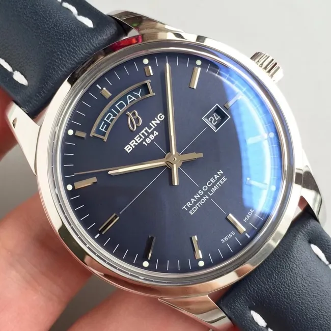 V7 factory top-tier replicaBreitling1:1 watch men's blue dial blue belt mechanical transoceanic series Day-Date type leather strap watch side view