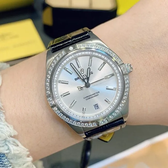Breitlingtop-tier watch Nanhai capsule series fully automatic movementleather strap women's white dial black belt side view