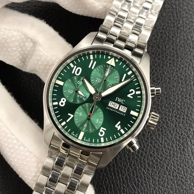AZIWC top-tier watch 41MM green dial pilot IW388104 series fully automatic movementsteel bracelet side view