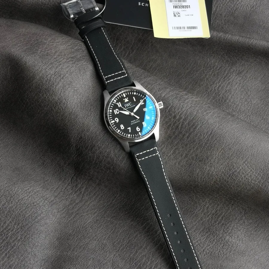 V7 Factory Pilot Universal collectible watches Luminous Black Disc Belt Model IW328201