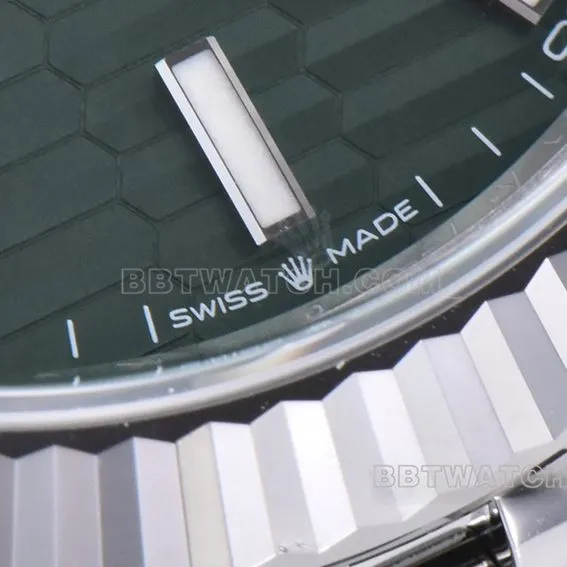 C factory Rolex log water ripple green dial five grid chain m126334-0030front live photo