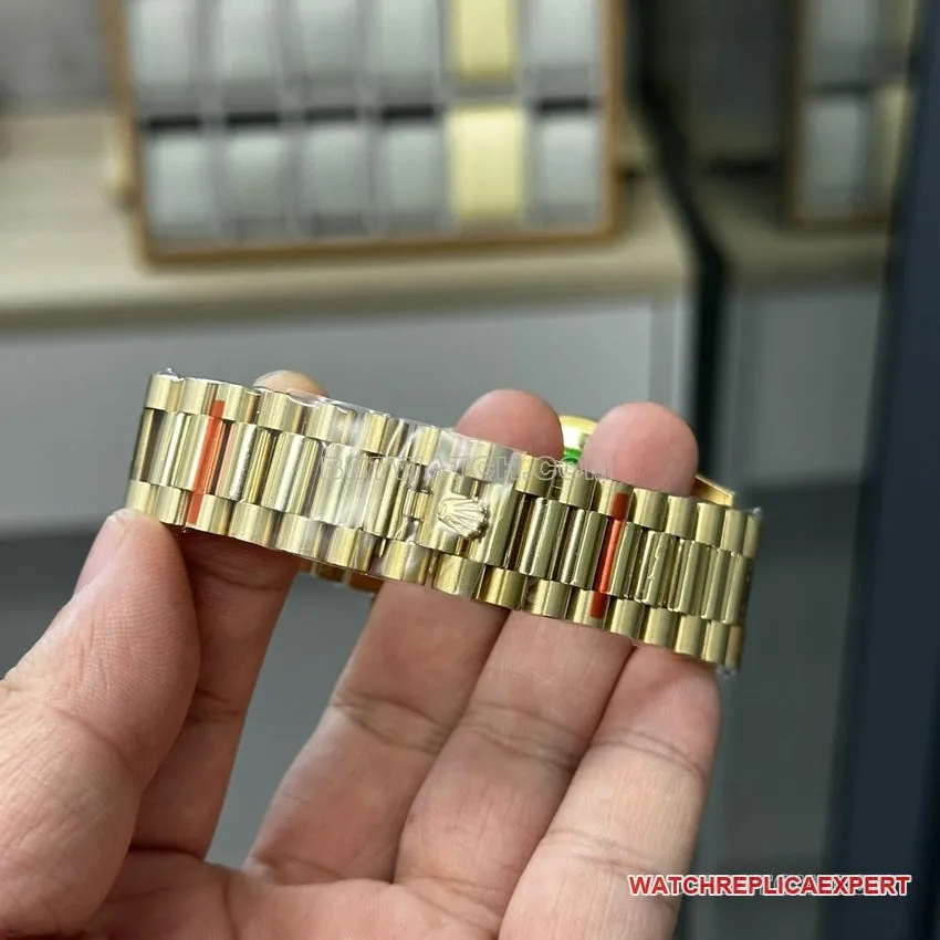 GM FactoryRolexDay-Date type 1:1super gradient green dialm228238-0069caseback live photo