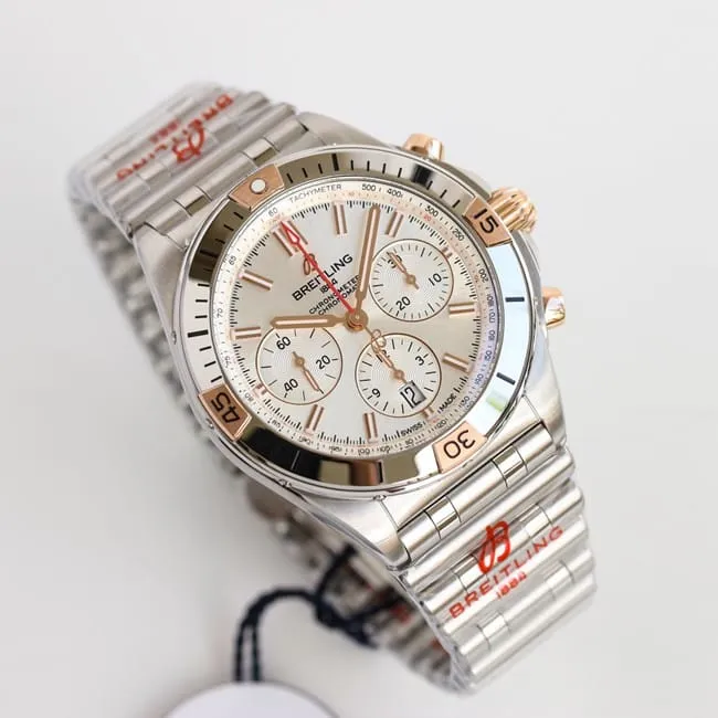 top-tier replicaBreitlinghigh-quality bullet chainAsia-7750movement42mm white dialsteel bracelet men's side view
