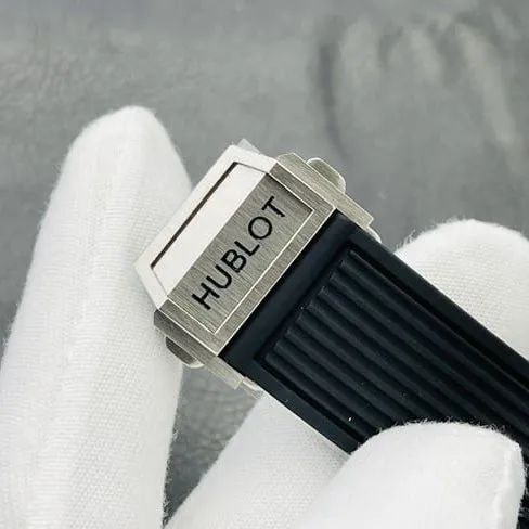 top-tier replicaHublot Big Bang Series 44MM silver case black rubber watch clasp picture
