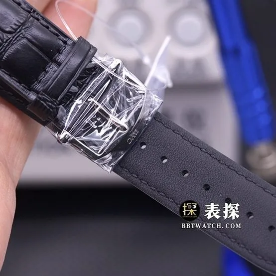 V7 Portofino IWC1:1replica watch silver dialleather strap model IW356501caseback live photo