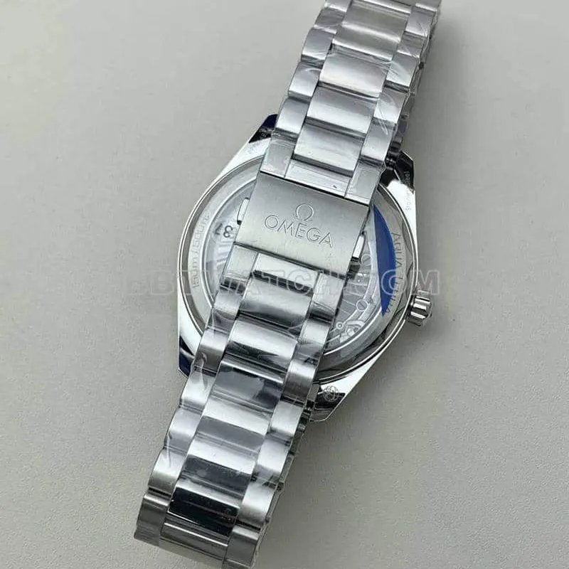 VSOmegaSeamastersuper clone150m black dial220.10.41clasplive photos