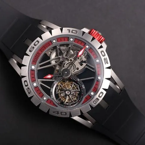 JB Roger Dubuis King Series top-tier watch men's black dialrubber strapautomatic movementtourbillon watch detail shots