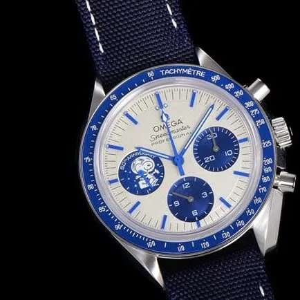 top-tier watch Omega men's white dial nylon strap Snoopy series watch detail shots