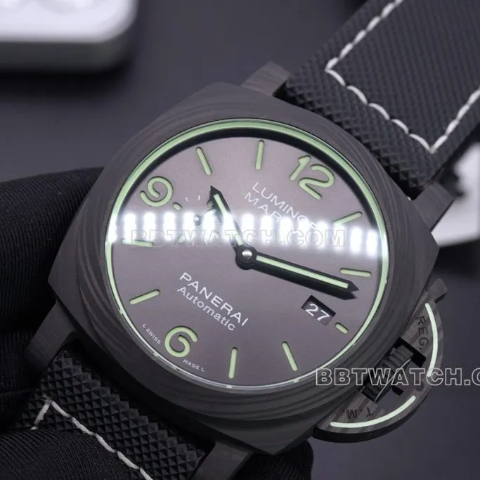 VSPAM01118Panerai1:1replica watch carbon fiber lumedetail shots