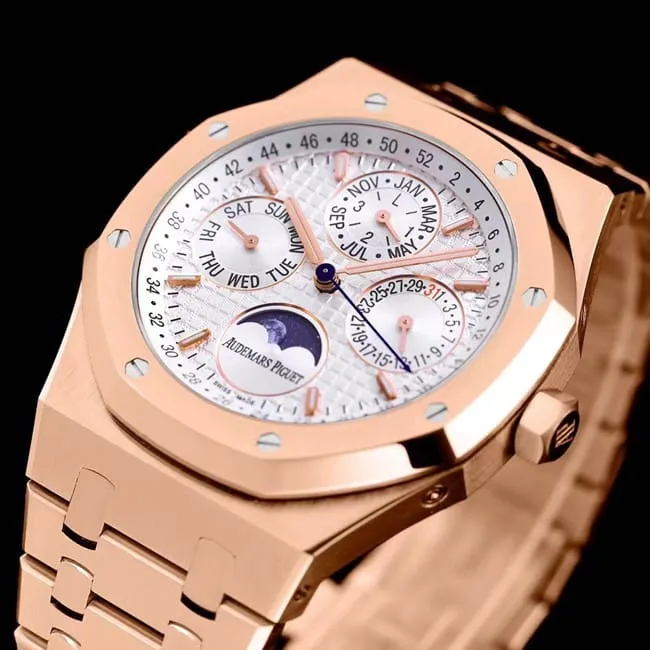 top-tier watch Audemars Piguet men's white dial gold band Royal Oak series automatic movement watch side view