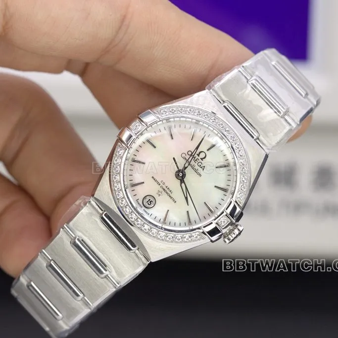 TWOmegareplica watch constellation women's model 29mm ring diamond mother-of-pearl face overall view