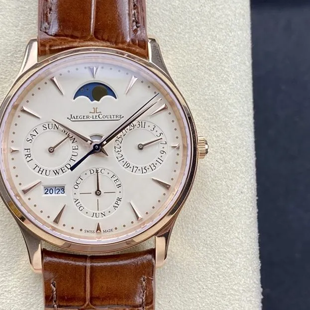 J factory master Jaeger-LeCoultre1:1replica watch eggshell yellow plate perpetual calendar rose goldleather strap model 1302520caseback live photo