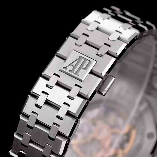 Audemars Piguettop-tier watch automatic movement men's white dialsteel braceletRoyal Oak series watch front view