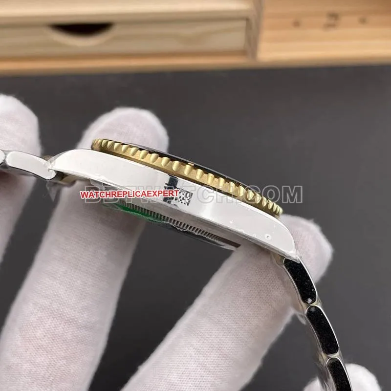 Rolex collectible watch RC factory Submariner40mm gold black Submariner3135movementside live photo