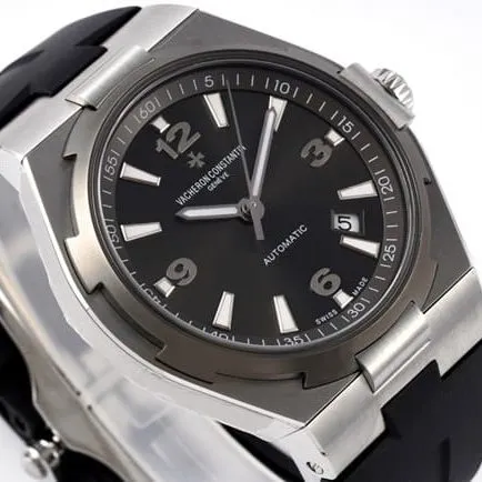 8F factory Vacheron Constantintop-tier watch Overseas series men's black dialsteel braceletautomatic movement watch back cover picture