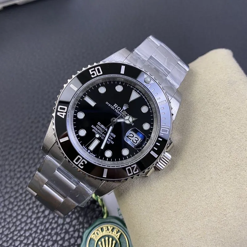 Rolexreplica watch Black Submariner watch lume picture