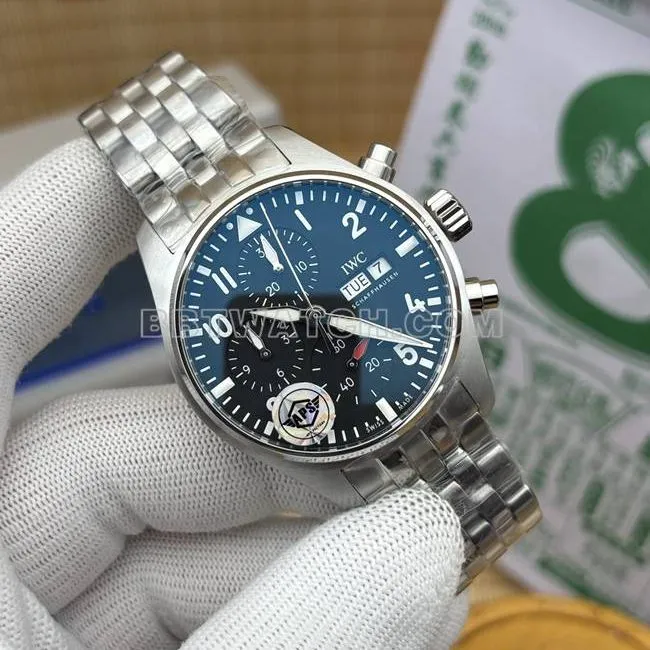 1:1replica watch APS factory pilot IWCblack dialchronograph41mmfront live photo