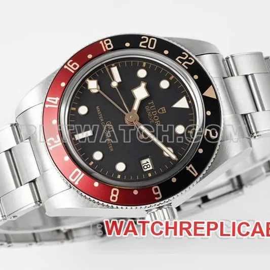 Tudor1:1replica watch ZF Factory Biwan black dial 39mm red and black circle steel bracelet model side live photo