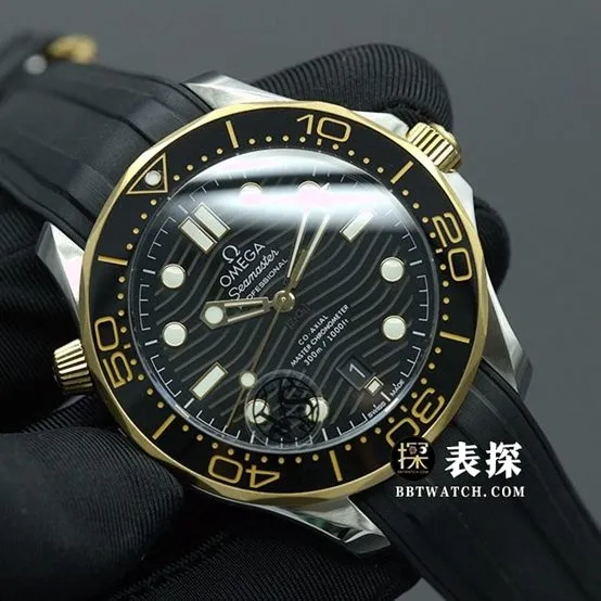 VS FactorySeamasterOmega1:1replica watch lumeblack dial corrugated pattern ⁠rubber model 210.22.42.20.01.001front live photo