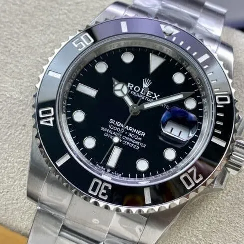 VS Factorytop-tier replicaRolexBlack Submariner 41mm new shell type genuine open mold men's mechanical watch front view