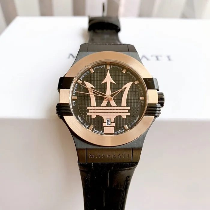top-tier watch Maserati men's black dialquartzleather strap watch side view