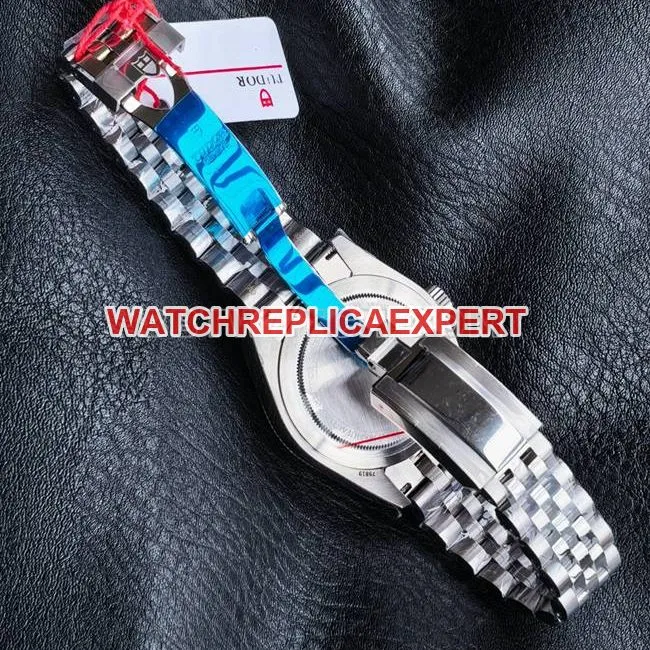 3CF factory collectible watch Biwan Tudorblack dial black red circle steel braceletfront live photo