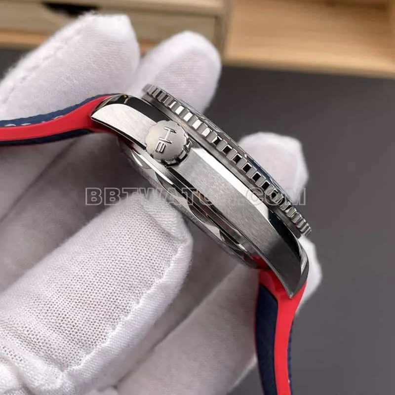 VS FactoryOmegaSeamastertop-tier 1:1high-quality America's Cup 600mwhite dial215.32.43braceletlive photos