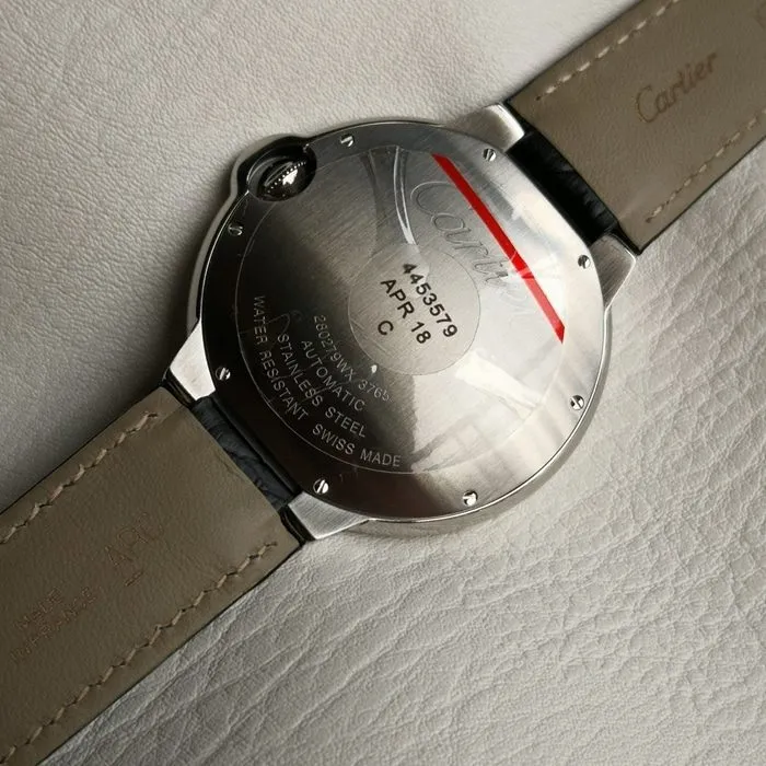 top-tier watch Cartier men's white dial blue balloon series leather strap watch clasp picture