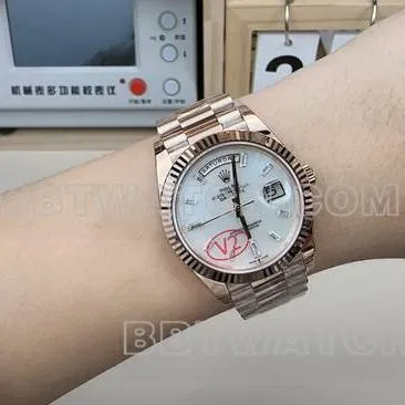 watch VS FactoryRolexDay-Date rose goldsteel braceletcaseback live photo