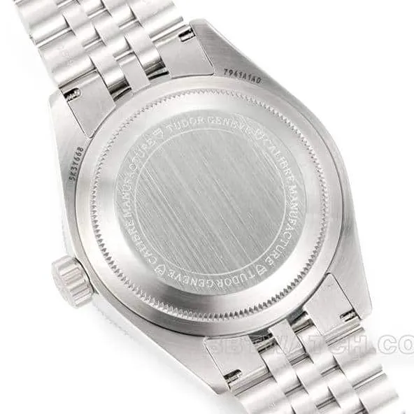 3TTudor Biwan top-tier 1:1high-quality replicagreen dialsteel bracelet model 79230Gfront live photo
