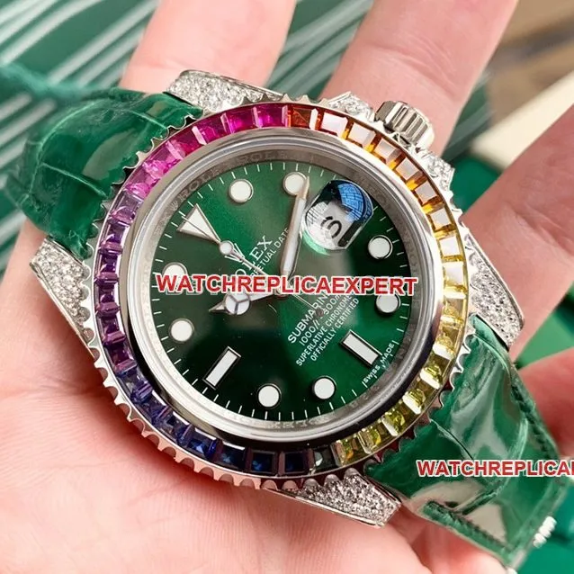 RolexSubmariner1:1super clonegreen dial rainbow diamond bezelleather strap front live photo
