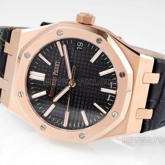APS factory Audemars PiguetRoyal Oak1:1super cloneblack dialrose goldleather strap model 15510OR.OO.D002CR.02side live photo