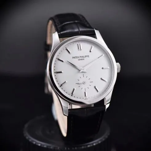 top-tiersuper clonePatek Philippe White Steel Classic Reappears New Classic Watch Series 5196G Formal Watch King Makes Shocking Debut Front View