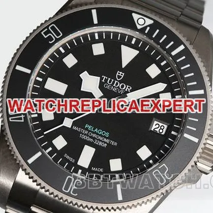 top-tier watch collar submersible ZF FactoryTudorblack dialM2543side live photo
