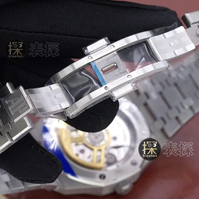 APSRoyal OakAudemars Piguet1:1replica watch black dialsteel bracelet model 15510ST.OO.1320ST.07 side view