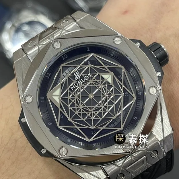 WWF men's Hublot1:1replica watch black dial rubber model 415.NX.1112.VR.MXM16movement picture