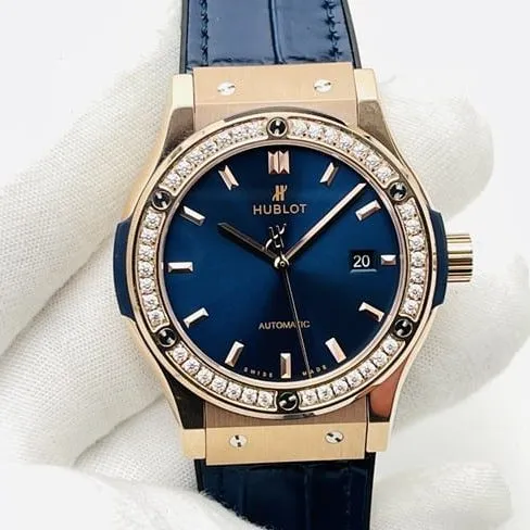 top-tier watch Hublot watch automatic movement men's blue dial blue belt Big Bang Sang Bleu series leather strap watch movement picture