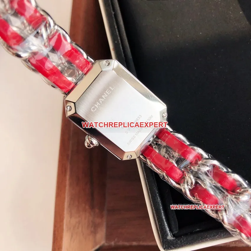 Chaneltop-tier white mother-of-pearl dial red leather chain braceletfront live photo