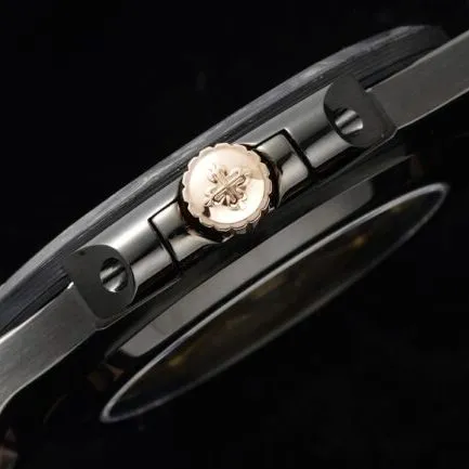 The aesthetic presentation of Patek Philippe Nautilus5711 carbon fiber is reshaped by DiW to make a watch side view