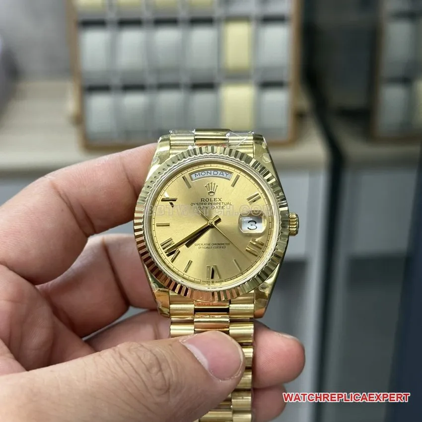 GM FactoryRolexDay-Date type gold plate m228238-0006caseback live photo
